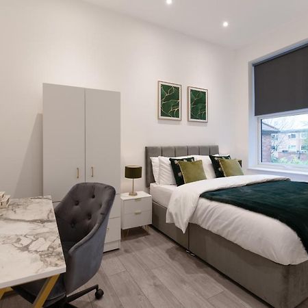 Fantastic New, London Apartment 3 Bed 1 Bath & Parking Whetstone Esterno foto