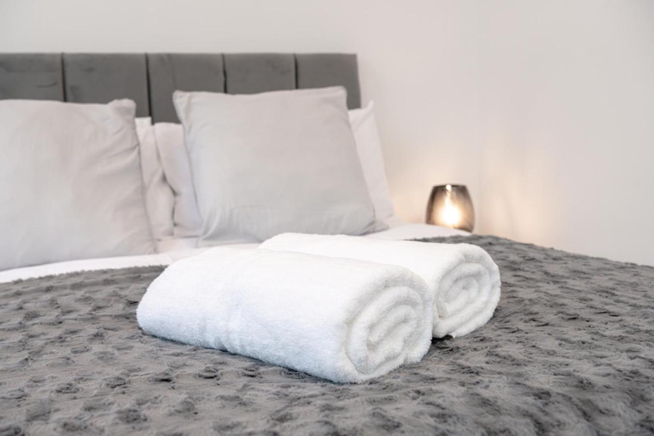 Fantastic New, London Apartment 3 Bed 1 Bath & Parking Whetstone Esterno foto