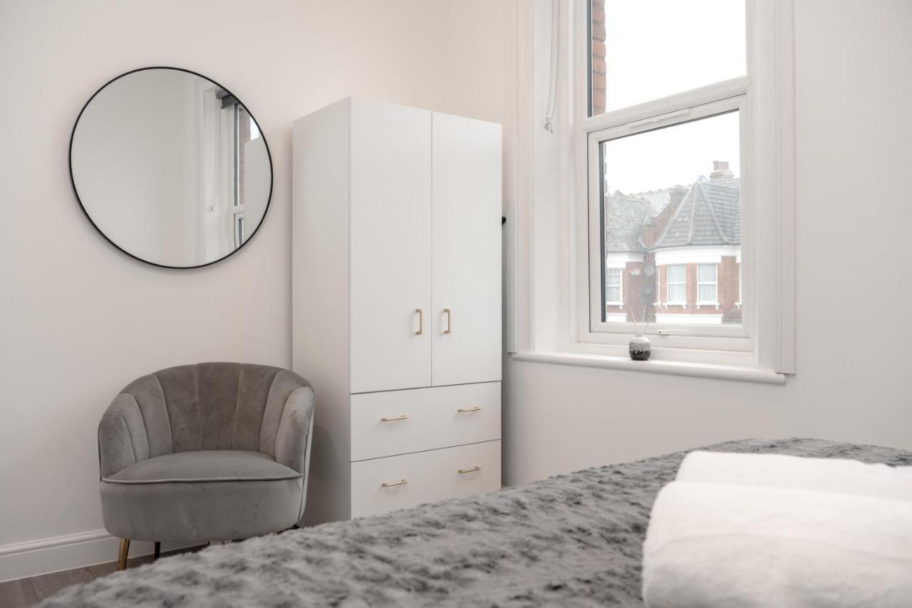 Fantastic New, London Apartment 3 Bed 1 Bath & Parking Whetstone Esterno foto