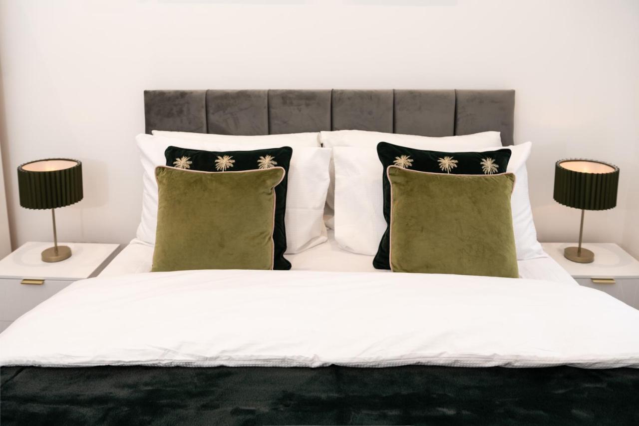 Fantastic New, London Apartment 3 Bed 1 Bath & Parking Whetstone Esterno foto
