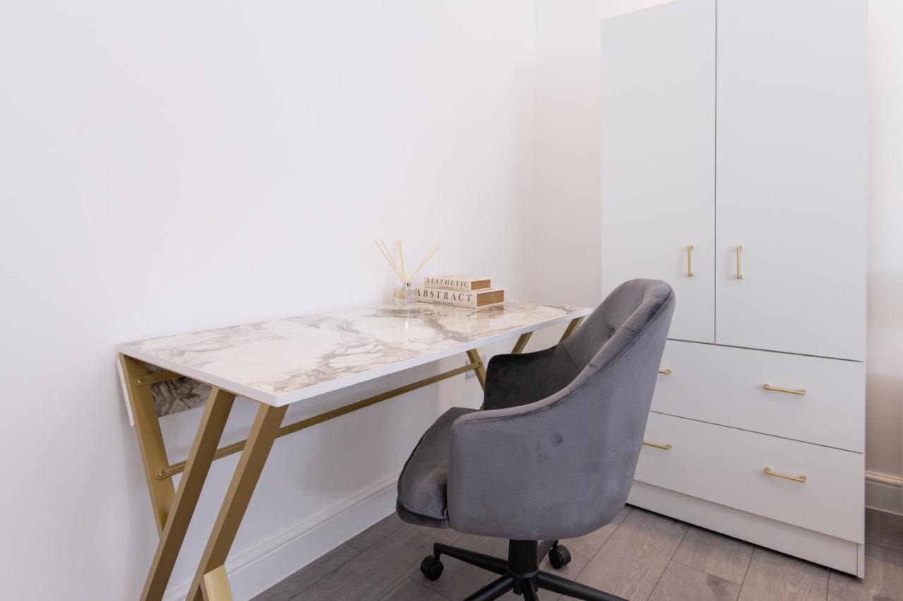 Fantastic New, London Apartment 3 Bed 1 Bath & Parking Whetstone Esterno foto