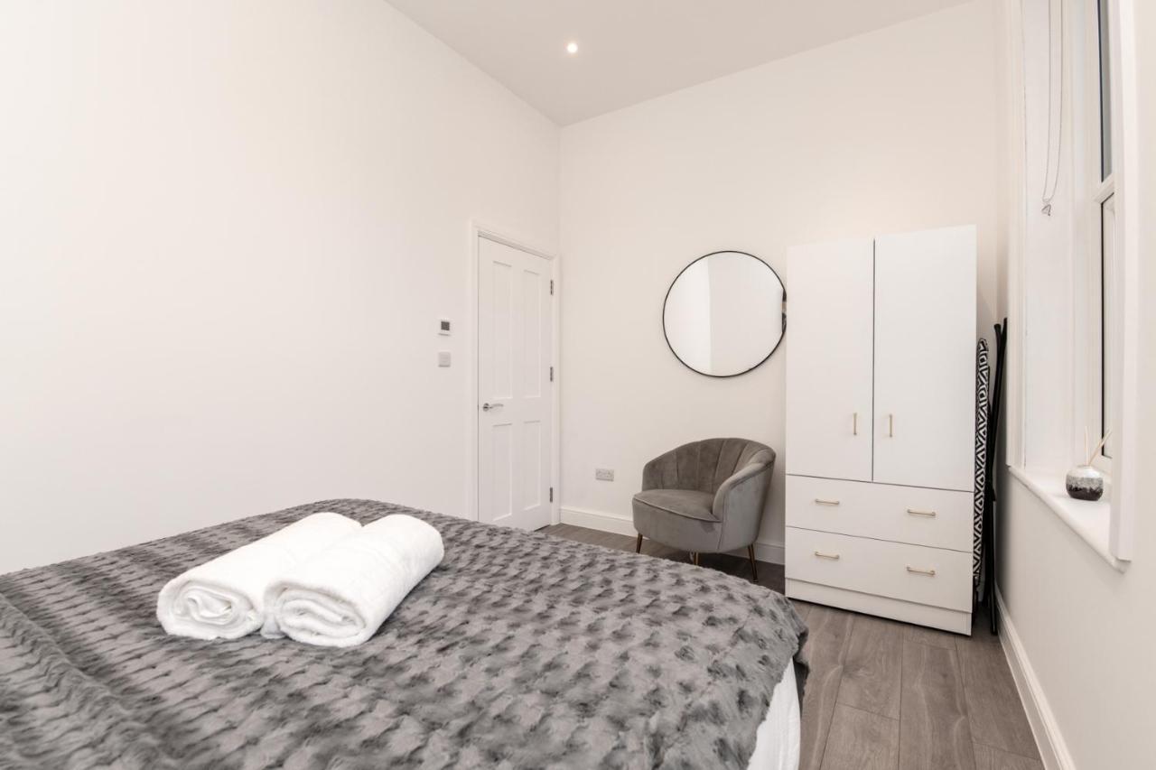 Fantastic New, London Apartment 3 Bed 1 Bath & Parking Whetstone Esterno foto