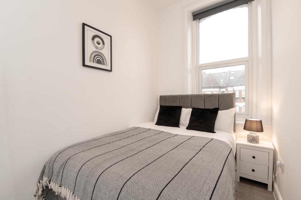 Fantastic New, London Apartment 3 Bed 1 Bath & Parking Whetstone Esterno foto